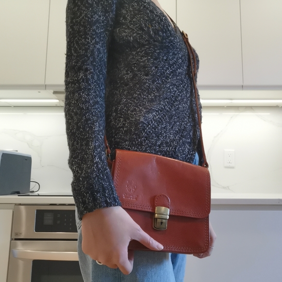 MADE IN ITALY genuine leather small crossbody bag - Picture 2 of 16